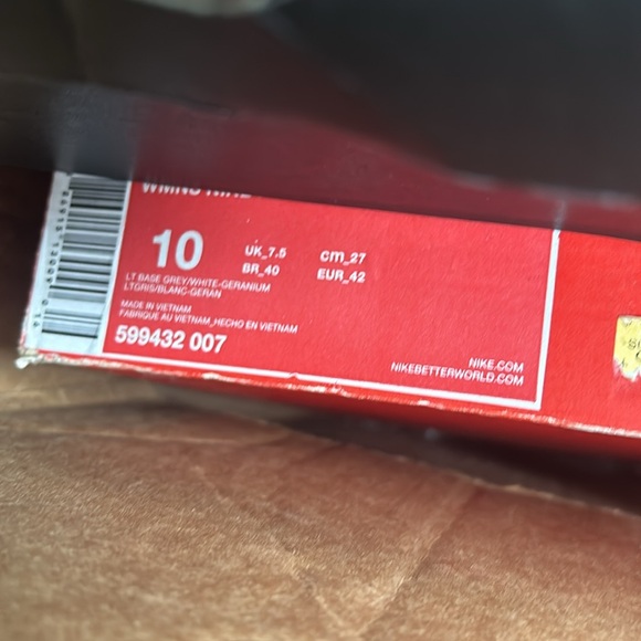 Nike - Picture 4 of 4